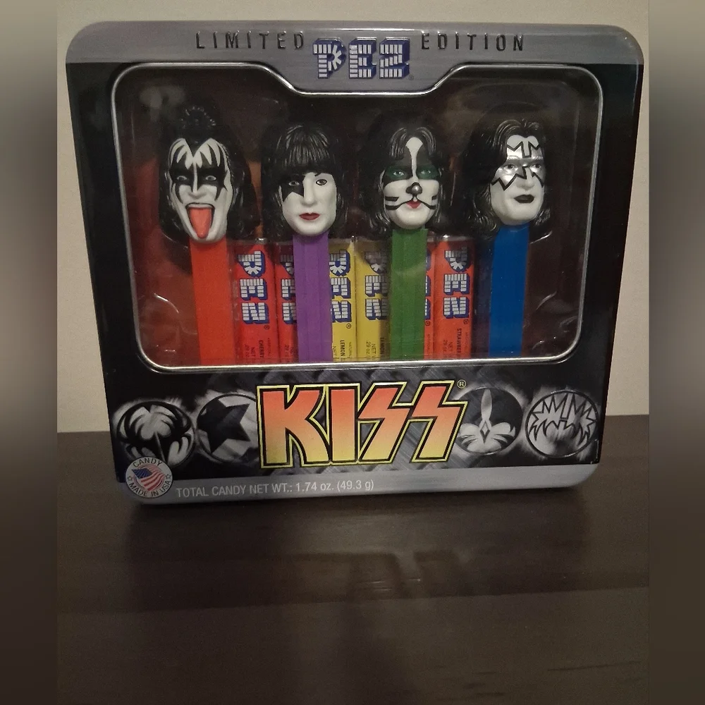 KISS Limited Edition Dispenser Set - Multicolor Unopened - Picture 1 of 3